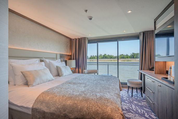 A standard double cabin on Riviera Radiance A standard double cabin on Riviera Radiance