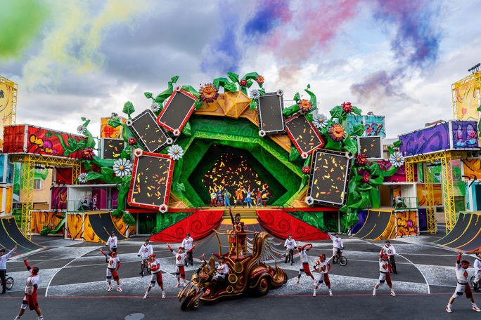 Alice in Wonderland show debuts at Disneyland Paris.