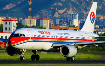 A China Eastern Airlines Airbus A320-214