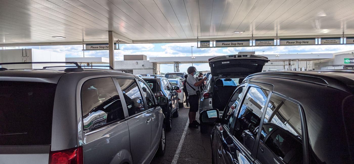 Image: Enterprise Rent a Car drop off (photo by Eric Bowman)
