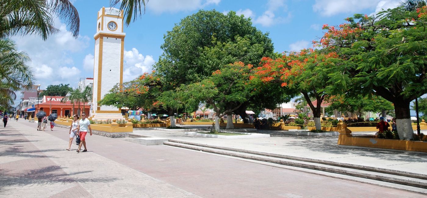 Image: PHOTO: Cozumel Square. (photo via Greg Custer)