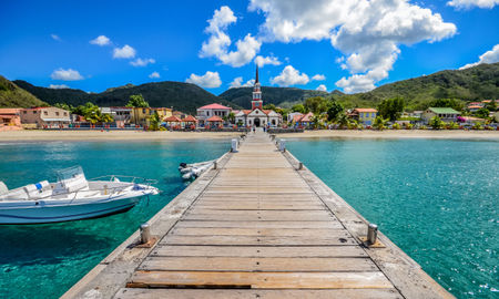 Anse d'Arlet (photo via Damien VERRIER / iStock / Getty Images Plus)