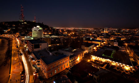 Cada año, Mazatlán es sede de uno de los carnavales más grandes del mundo. (Photo: via Lauzla / iStock / Getty Images Plus).