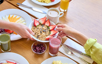 Buffet breakfast is included at RIU Plaza Fisherman's Wharf.